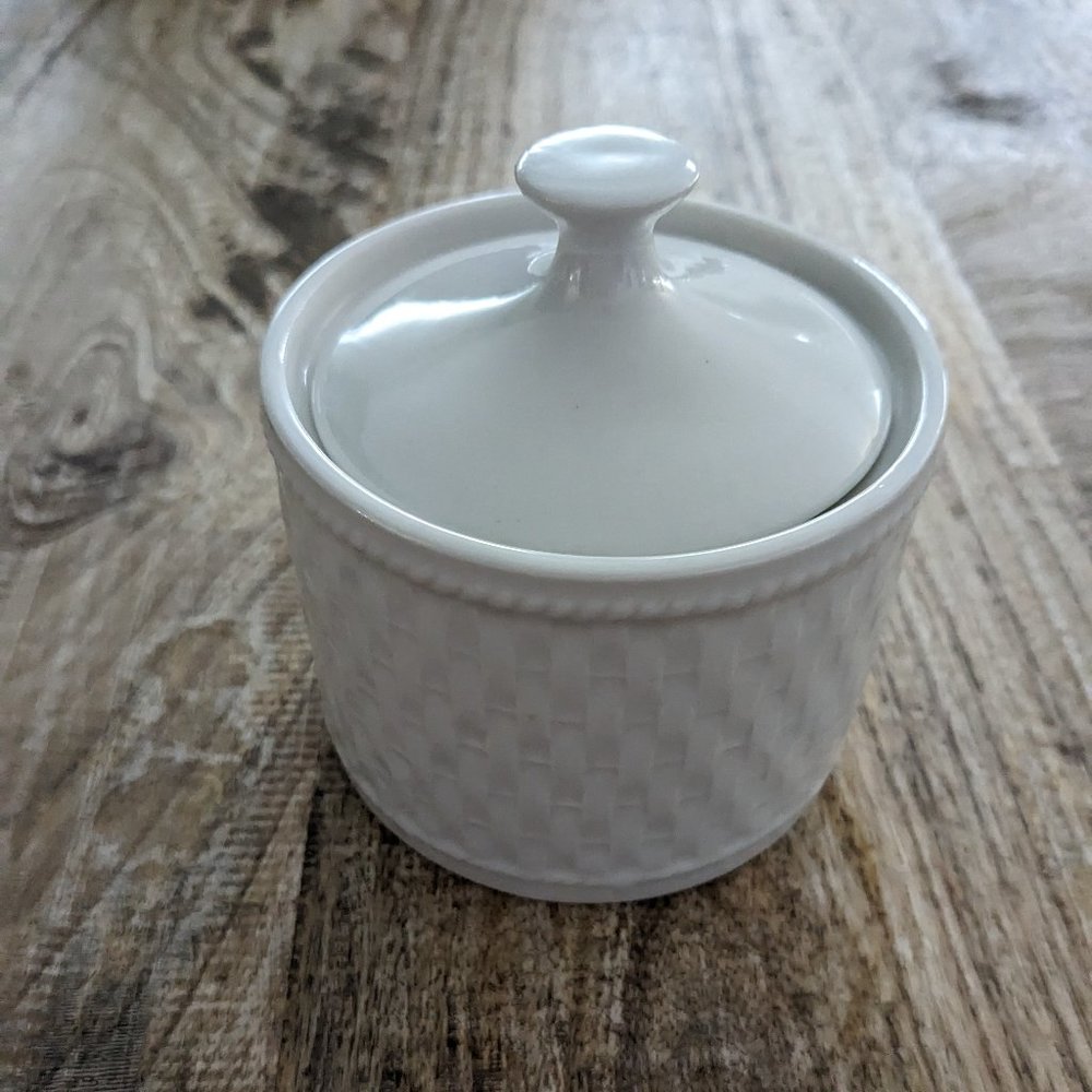 Oneida Wicker sugar bowl